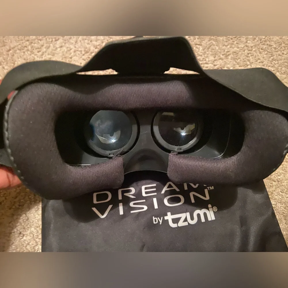 Tzumi Dream Vision VR Headset